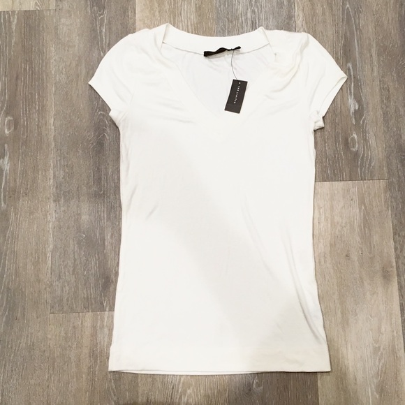 THE LIMITED White T-Shirt Size S. NWT. - Picture 3 of 6